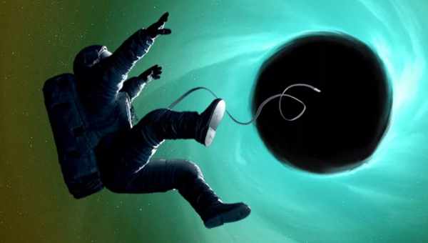 Астрофизик рассказал, что будет, если Земля будет падать в черную дыру