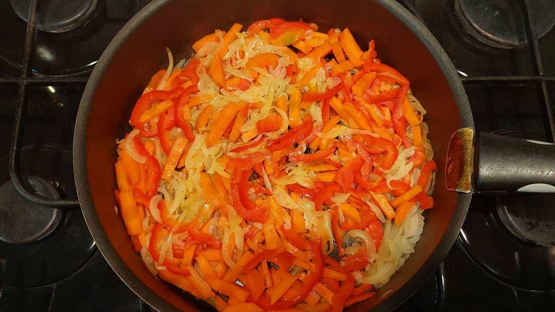 Тушеная капуста с морковью - рецепт